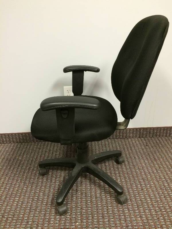 lot 13 image: Eurotech Black Fabric Adjustible Swivel Office Chair - Nice Condition