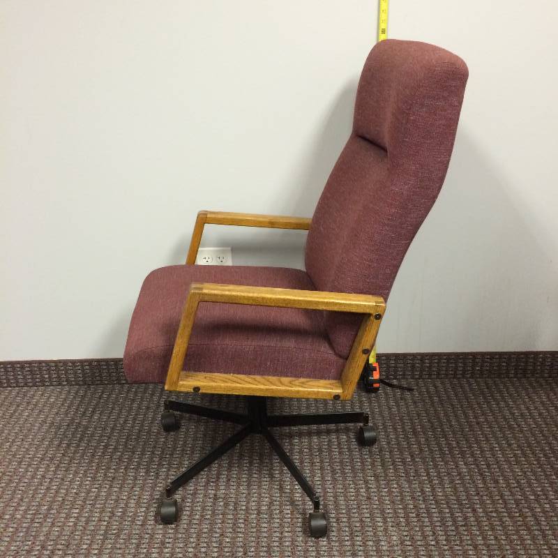 lot 18 image: Vintage Hi Back M & J Seating Executive Wood & Fabric Swivel Rolling Chair - Nice Condition