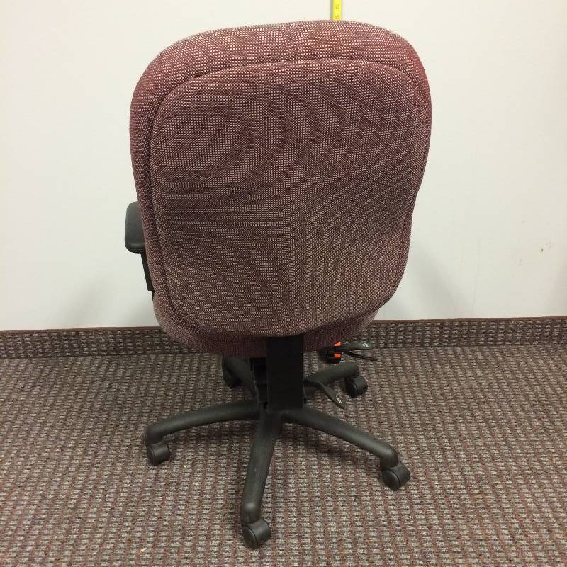 lot 22 image: Ascot Rolling Swivel Office Chair - Little Dusty
