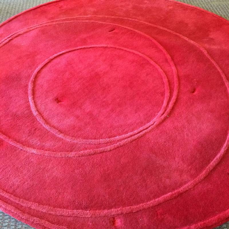 lot 33 image: Ikea 7 Foot Gorgeous Chic Red  Retro Look Round PS Rug - Excellent Condition With Underpad - $$$