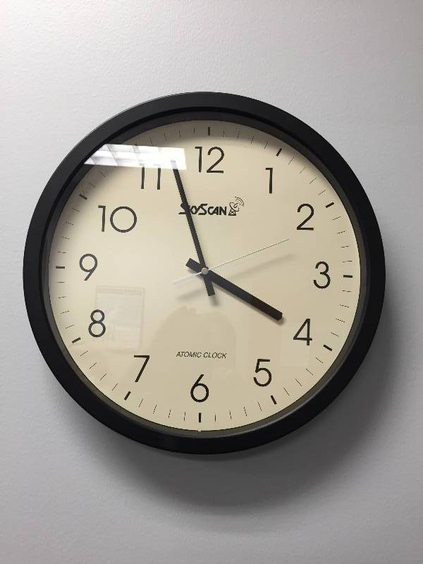 lot 50 image: Sky Scan Atomic Wall ATOMIC Clock Battery 14 X 14 Battery Black Modern Frame - Excellent - Working