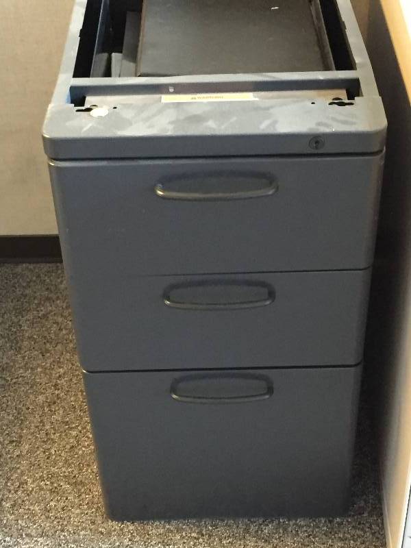 lot 82 image: Heavy Duty Under Counter Filing Cabinet
