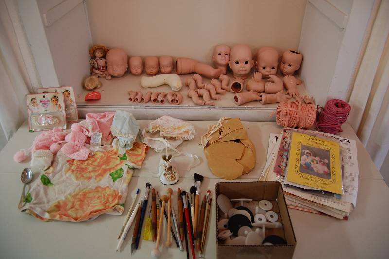 lot 38 image: Porcelain Doll Parts