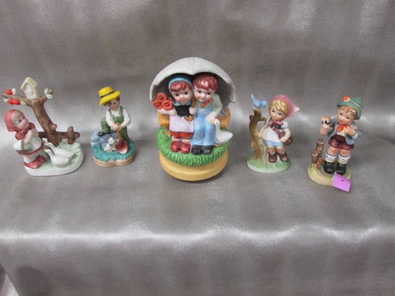 Lot of 5 Children figurines includi...