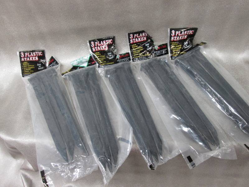 Lot of 5 pks plastic stakes, 3pk...