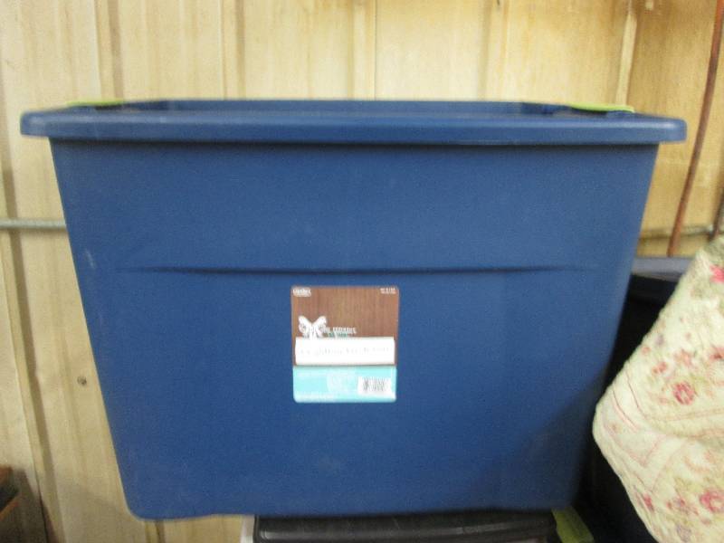 22 gal blue tote, no lid ...