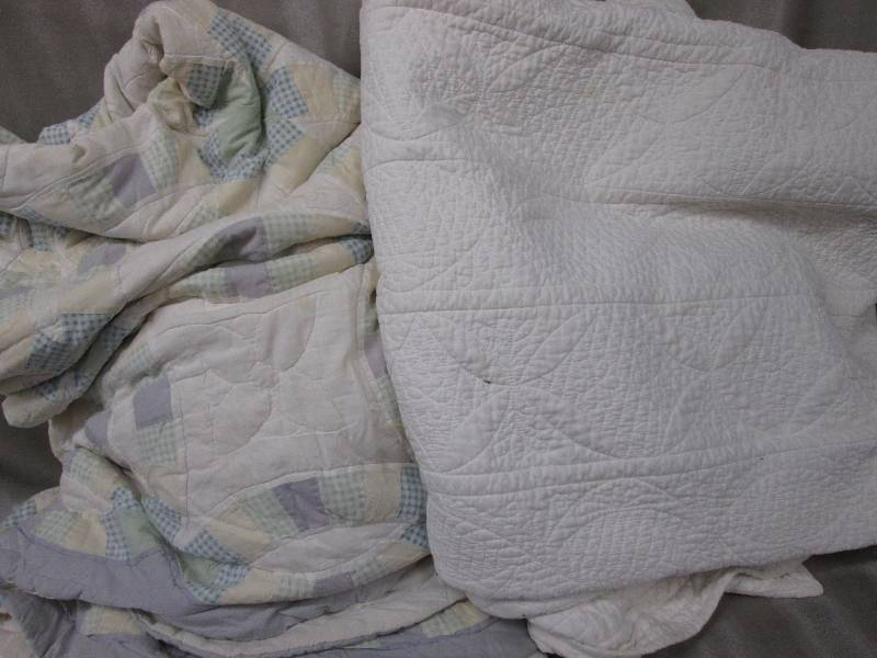 Lot of 2 quilted bed spreads...