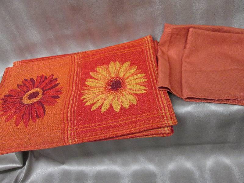 Lot of 6 orange placemats, 2 cloth ...