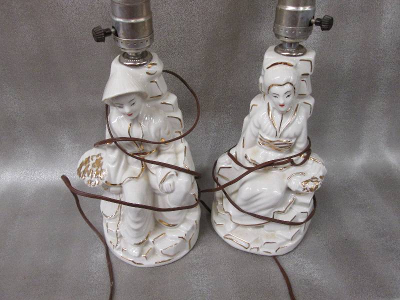 Pair of Oreintal Figurine Ceramic L...
