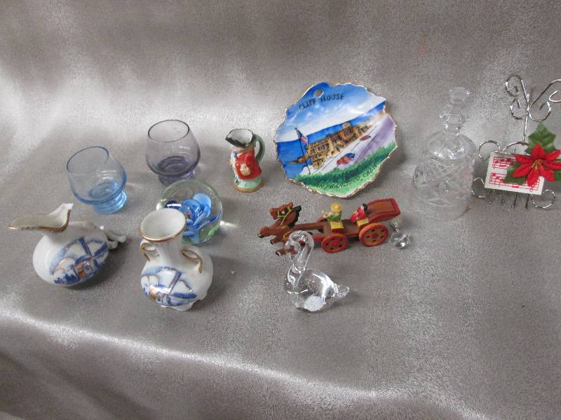 Lot of 11 miniature dcor items -s...