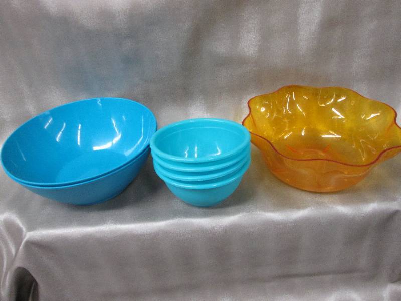 Lot of 3 large, 4 small popcornser...