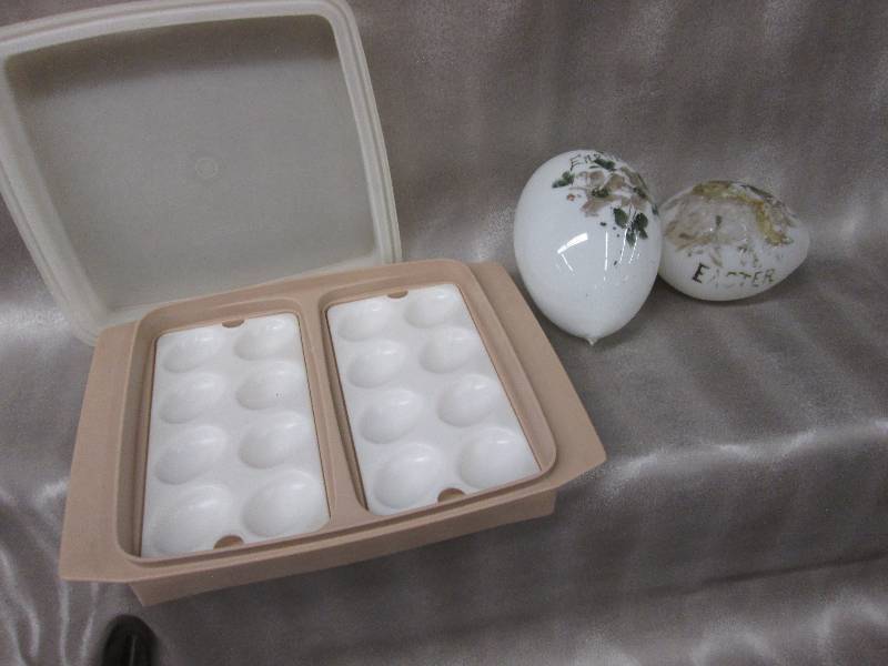 Tupperware deviled egg container, 2...