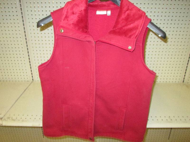 Red Sweat shirt zip vest Croft& Bar...