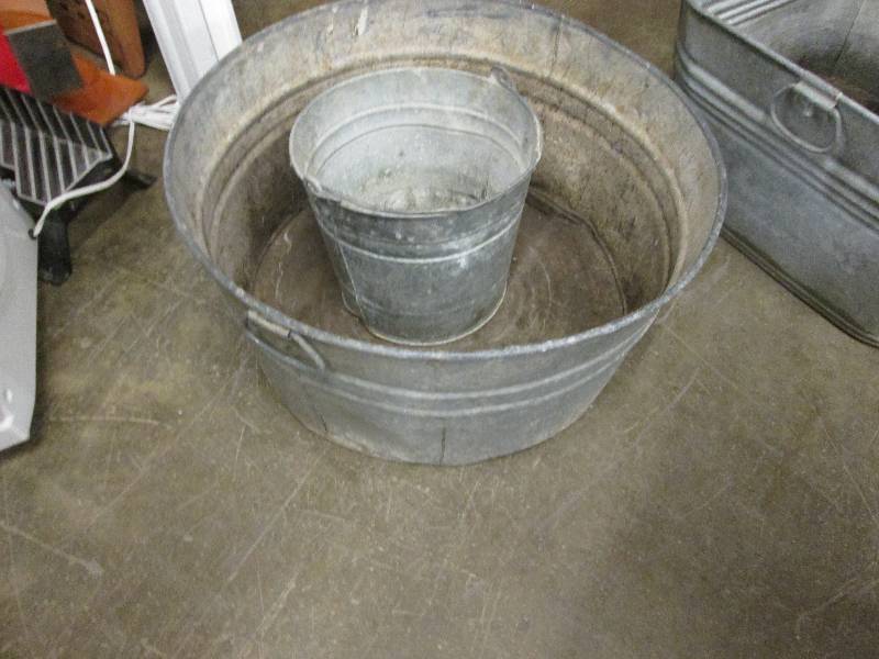 Vintage round wash tub with bucket...
