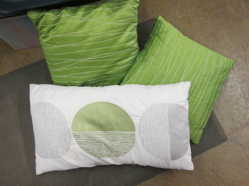 Set of 3 greenoff white accent pil...