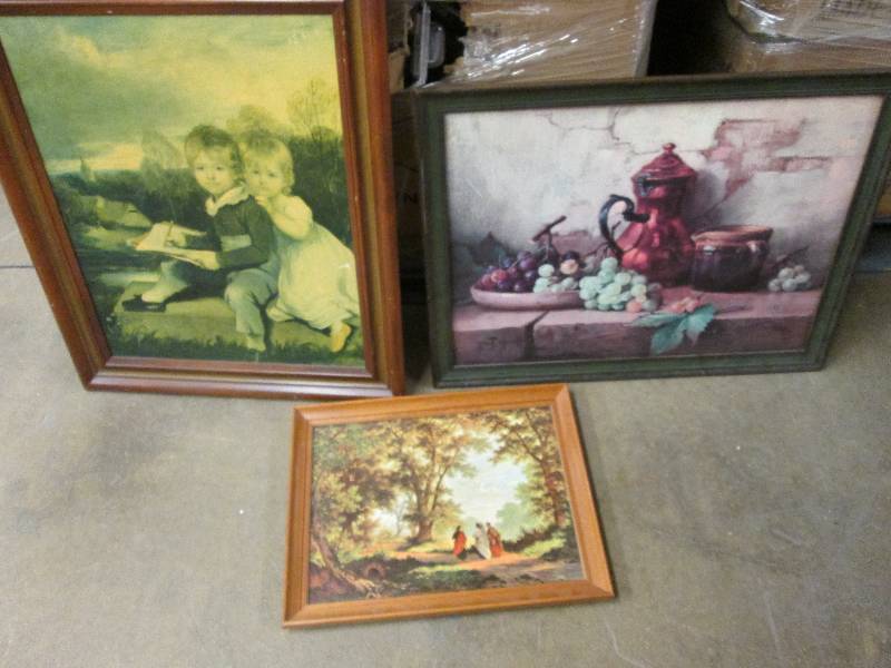 Lot of 3 wall art...