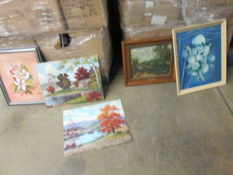 Lot of 5 wall art...