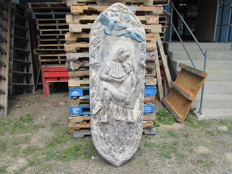 Ornate 6 foot garden art piece...