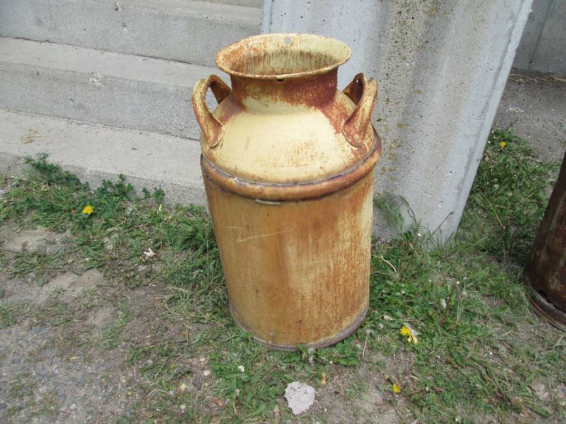 Metal milk can ...
