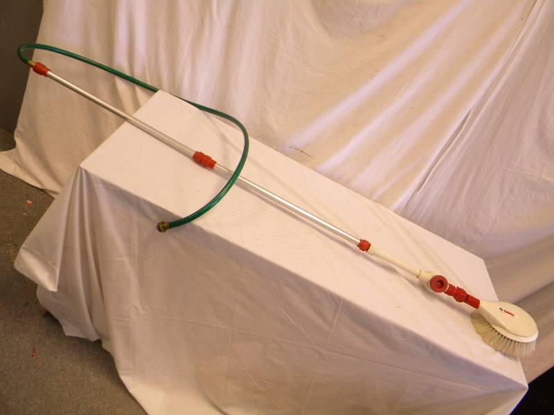 lot 246 image: Wash Brush