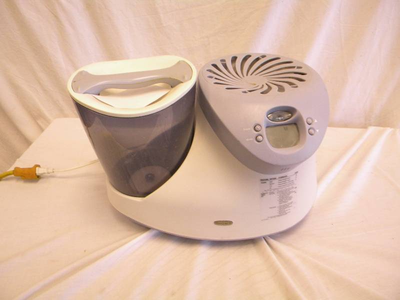 lot 247 image: Honeywell Humidifier