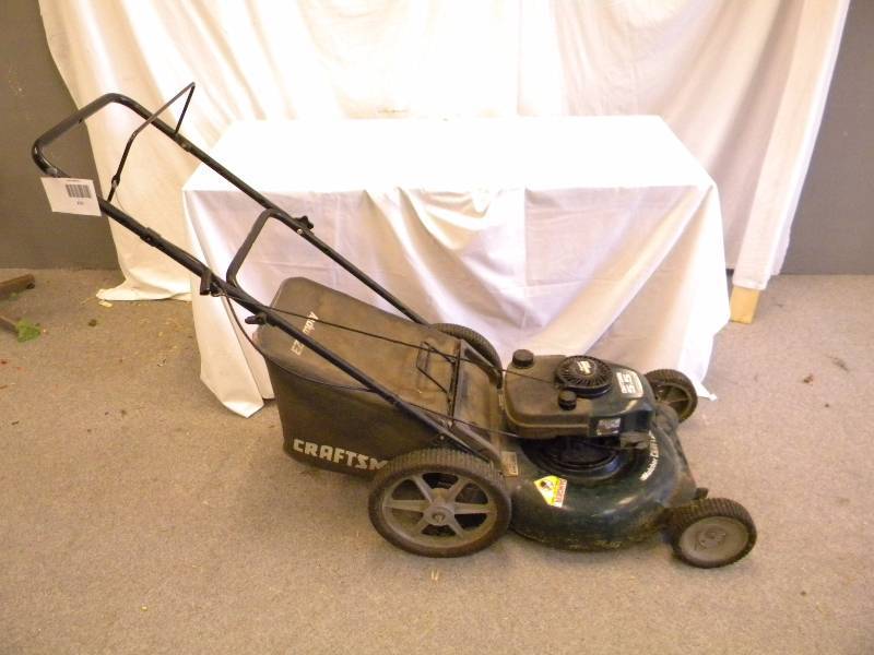 lot 231 image: Craftsman Mower