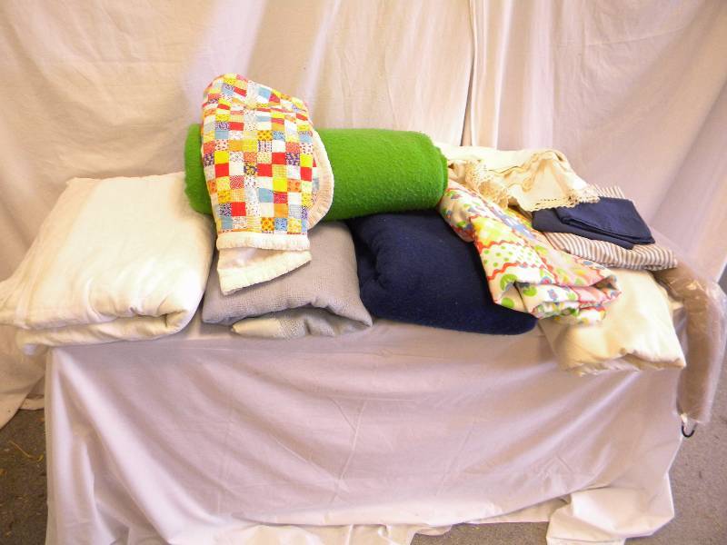 lot 267 image: Blankets