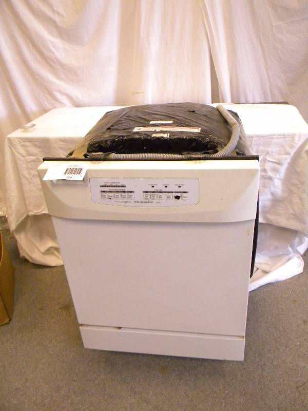 lot 229 image: Kitchenaid Dishwasher