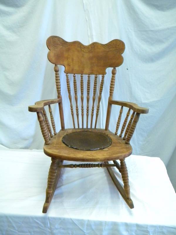 lot 274 image: Rocking Chair
