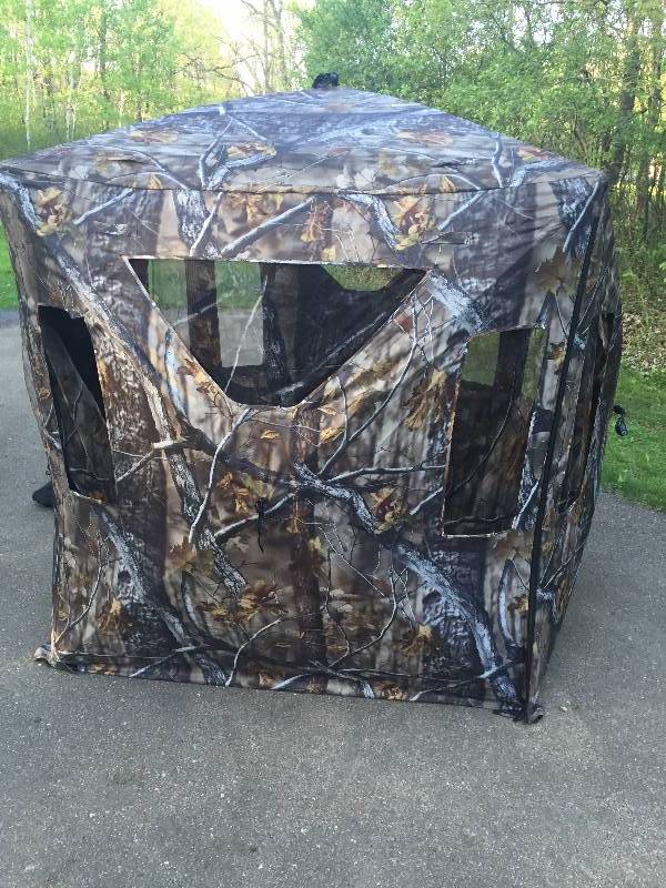 lot 15 image: Invisi-Bull 1-Person Ground Blind