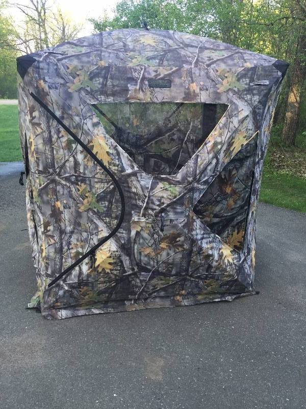 lot 17 image: Invisi-Bull 2-Person Ground Blind