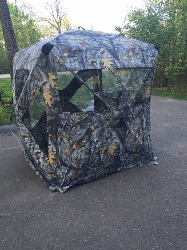 lot 18 image: Invisi-Bull 2-Person Ground Blind
