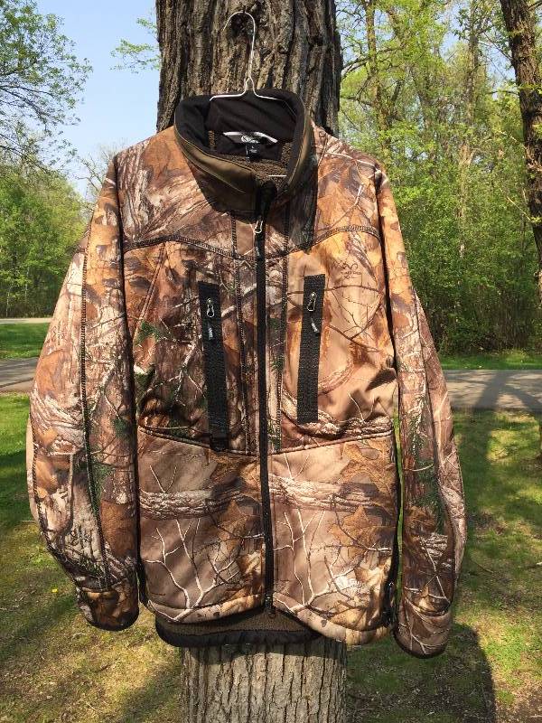 lot 54 image: Guide Series Camo Soft Shell Jacket