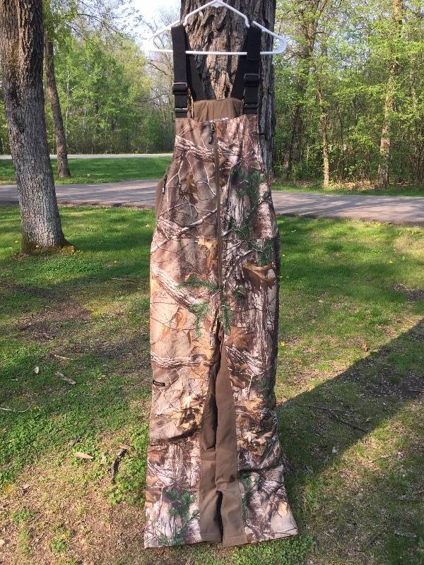 lot 58 image: Guide Series Camo Bibs