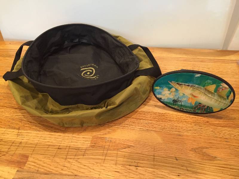 lot 70 image: Sea to Summit Water Bowl and Fish Car Hitch Cover