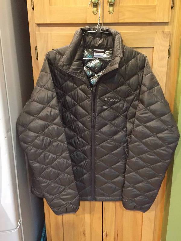 lot 132 image: Womens Columbia Omni-Heat Jacket