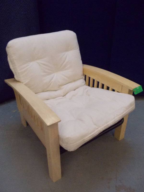 lot 602 image: Futon Chair