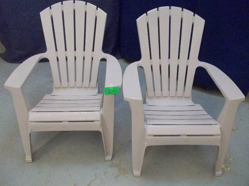 lot 604 image: Outdoor Chairs