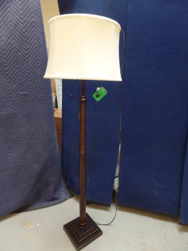 lot 630 image: Floor Lamp