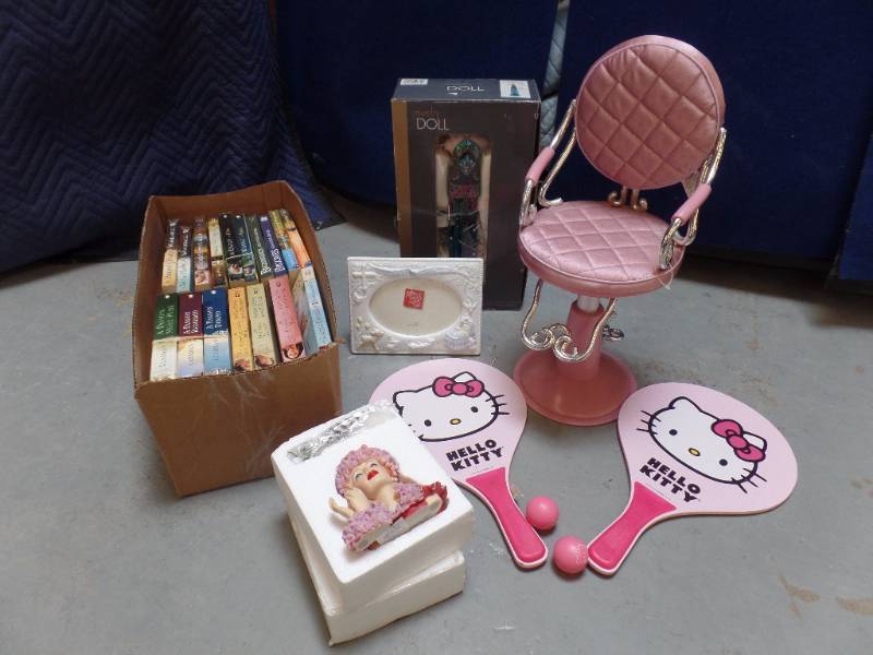 lot 636 image: Jewelry Doll and Kids Stuff