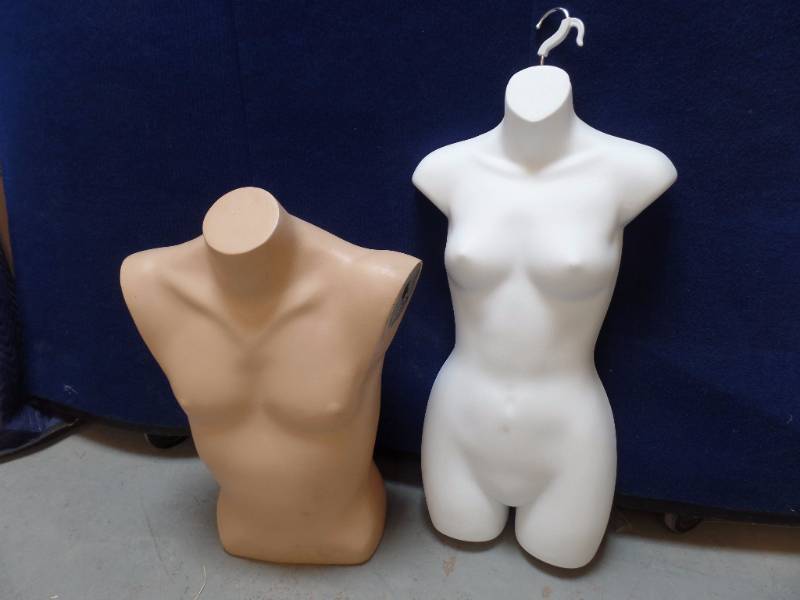 lot 638 image: Mannequins