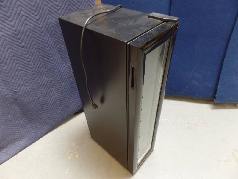 lot 640 image: Wine Refrigerator