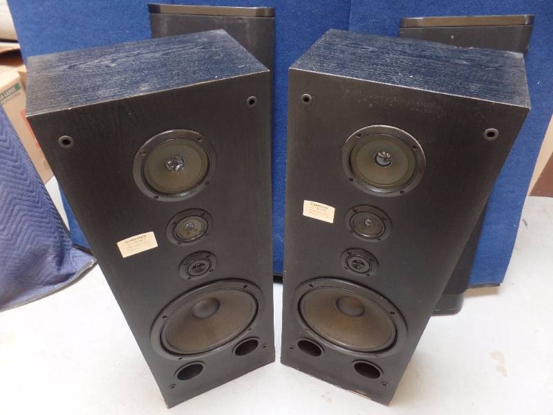 lot 643 image: Pioneer Speakers