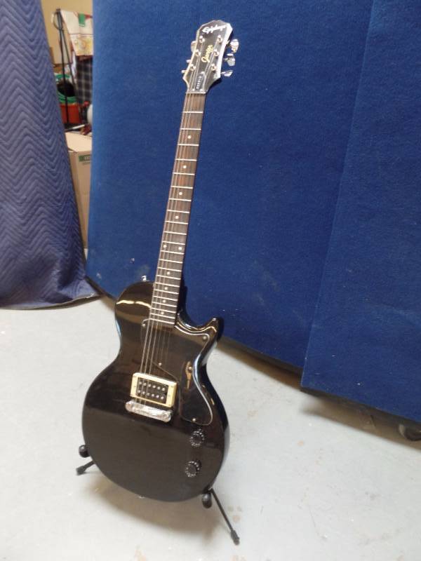 lot 645 image: Electric Guitar