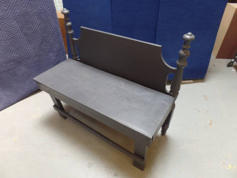 lot 651 image: Bench