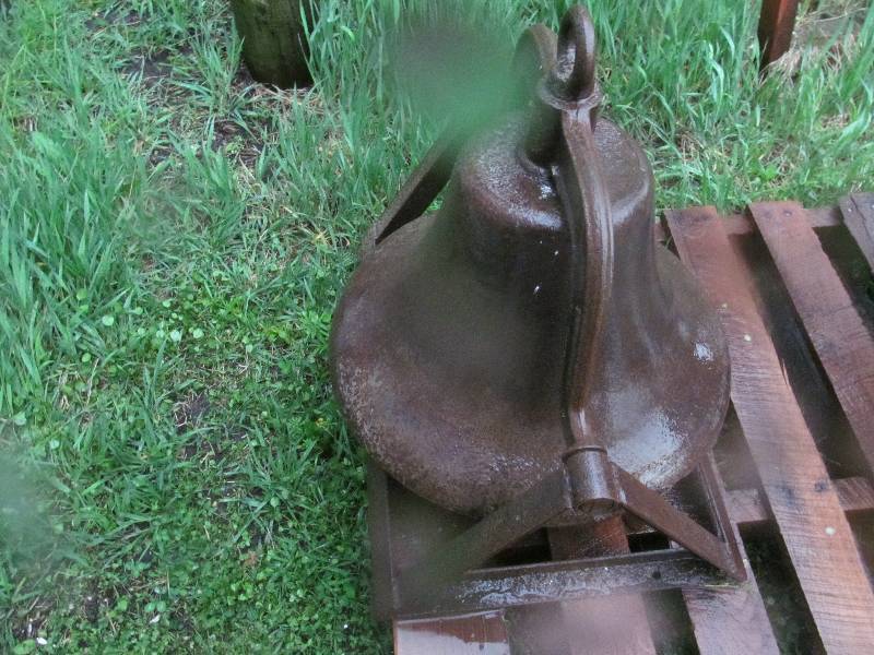 lot 12 image: Liberty Bell,20