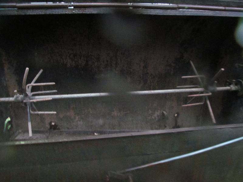 lot 25 image: Hog roaster