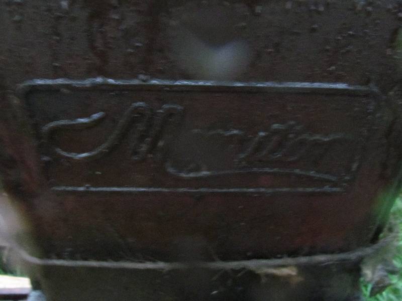 lot 27 image: Monitor Pump Jack