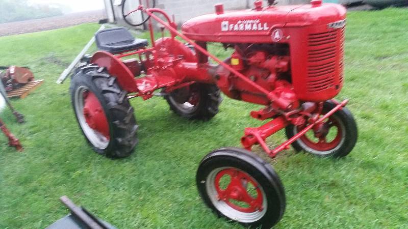 lot 1 image: Farmall A Tractor