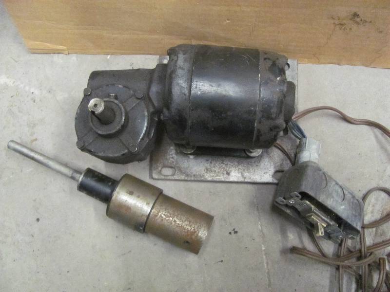 lot 11 image: Electric Motors